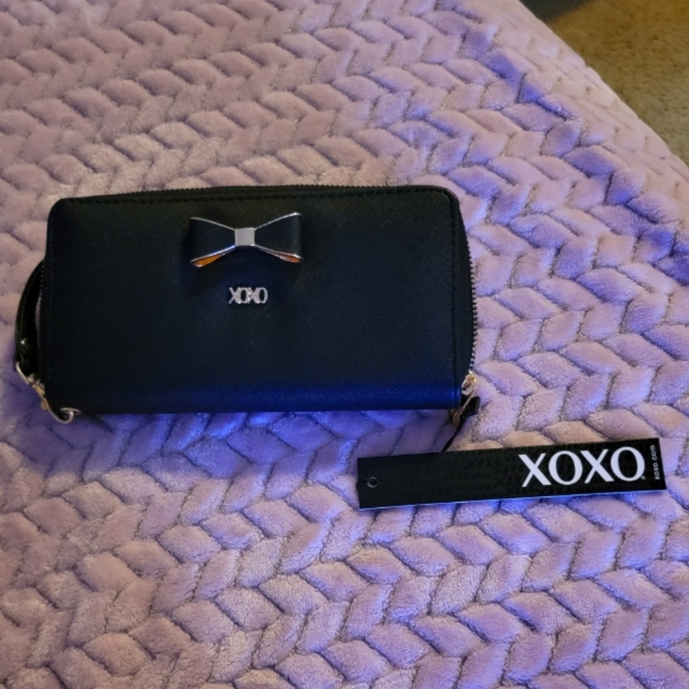 Women's XOXO wallet